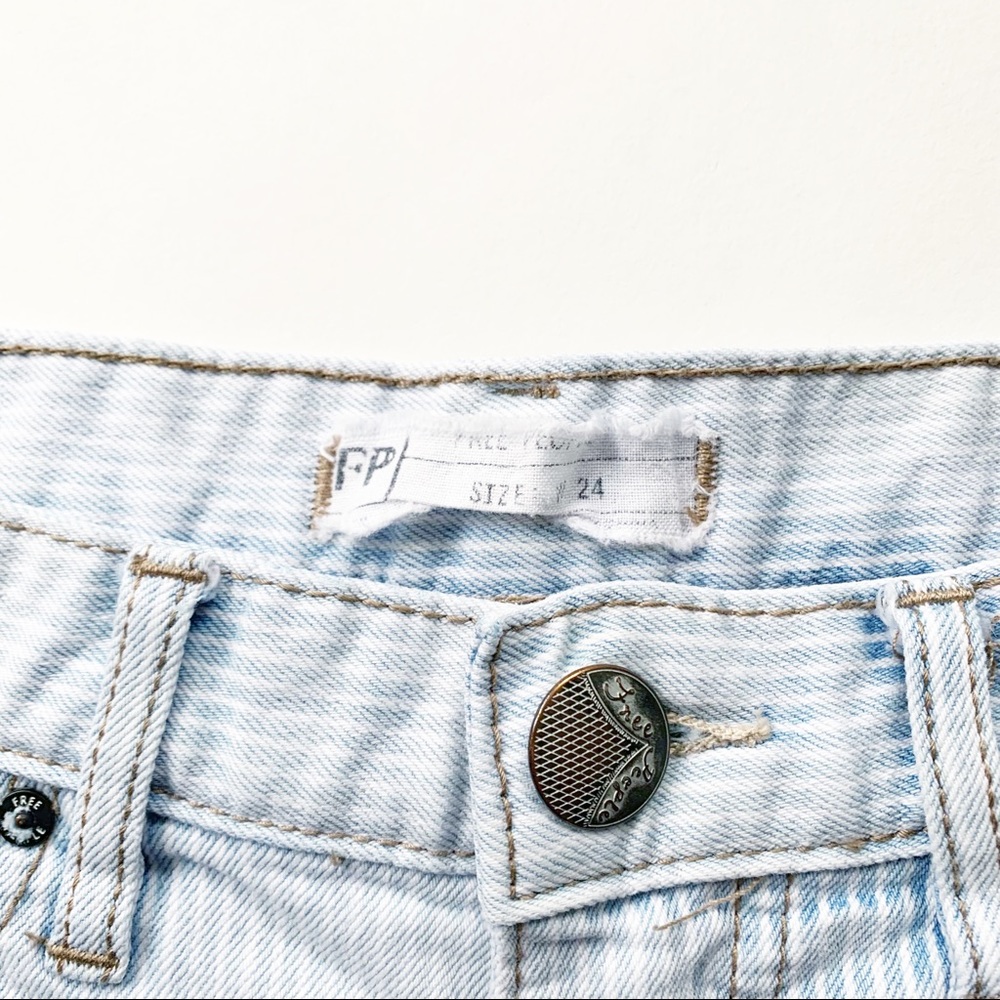 Free People Railroad Stripe Lace Trim Boho Shorts Size 24 - Picture 5 of 5